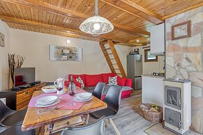 Rozi's Riverside Cottage