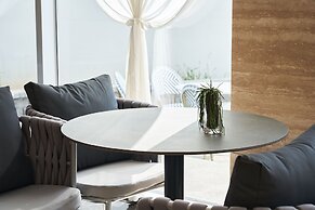 Calacatta Hotel & Resort