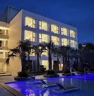 Calacatta Hotel & Resort