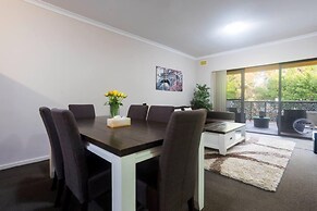 Pet Friendly 2BR APT With Balcony in East Vic Park