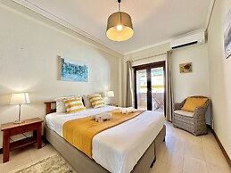 Monte Gordo Beachview 2 by Homing