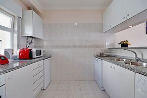 Albufeira Concept With Pool by Homing