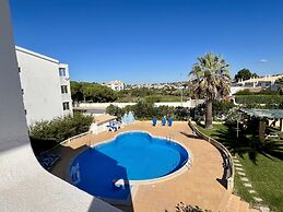 Albufeira Delight With Pool by Homing