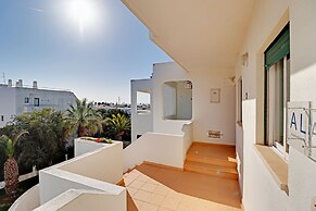 Albufeira Delight With Pool by Homing