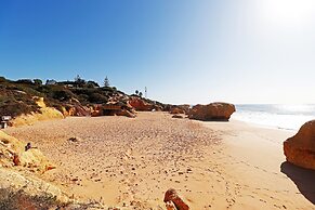Albufeira Delight With Pool by Homing