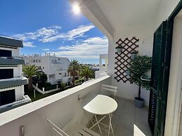 Albufeira Delight With Pool by Homing