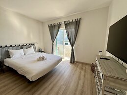 Albufeira Delight With Pool by Homing