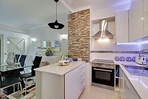 Vilamoura Design With Pool by Homing