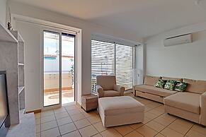 Monte Gordo Downtown by Homing