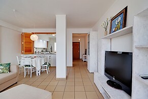 Monte Gordo Downtown by Homing