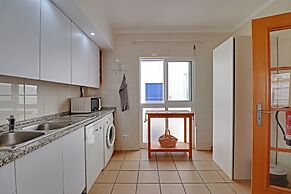 Monte Gordo Downtown by Homing