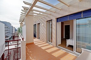 Monte Gordo Downtown by Homing