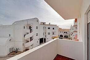 Albufeira Central 1 by Homing