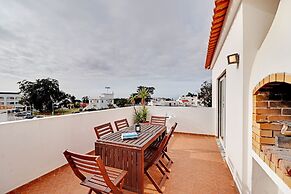 Albufeira Central 1 by Homing
