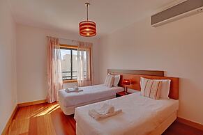 Albufeira Modern 1 With Pool by Homing