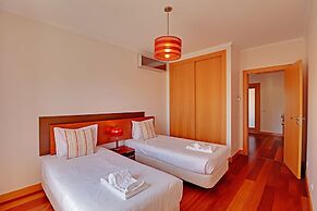 Albufeira Modern 1 With Pool by Homing