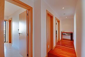 Albufeira Modern 1 With Pool by Homing