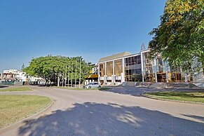 Vilamoura Stylish With Pool by Homing