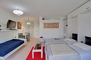 Vilamoura Stylish With Pool by Homing