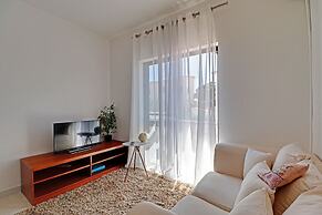 Faro Airport Flat 1 by Homing