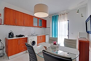 Faro Airport Flat 1 by Homing