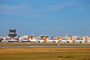 Faro Airport Flat 3 by Homing