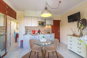 Faro Airport Flat 5 by Homing