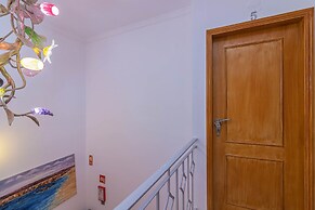 Faro Airport Flat 5 by Homing