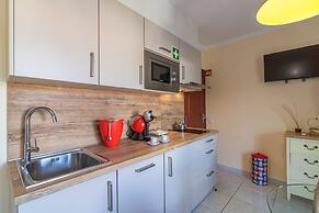 Faro Airport Flat 5 by Homing