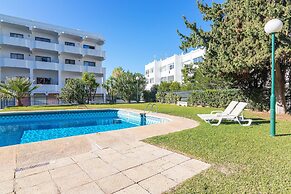 Vilamoura Cosy 2 With Pool by Homing