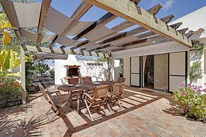 Algarve Country Villa With Pool