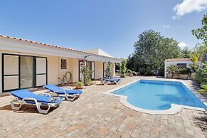 Algarve Country Villa With Pool