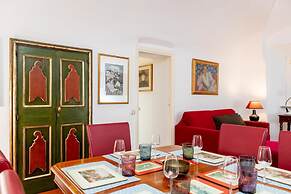 Aurora in Pantheon Apartment