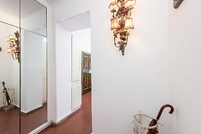 Aurora in Pantheon Apartment