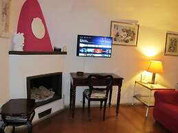 Aurora in Pantheon Apartment