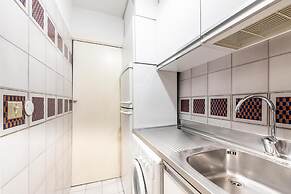 Aurora in Pantheon Apartment