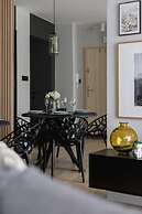 Deluxe City Studio by Renters