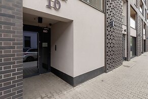 Deluxe City Studio by Renters