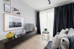 Deluxe City Studio by Renters