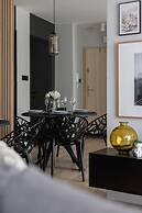 Deluxe City Studio by Renters