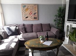 Bright 4-bed House 15 min to Manchester Centre