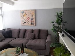 Bright 4-bed House 15 min to Manchester Centre