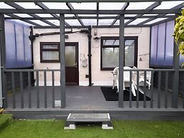 Bright 4-bed House 15 min to Manchester Centre