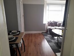 Bright 4-bed House 15 min to Manchester Centre