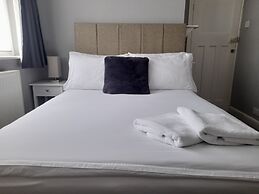 Bright 4-bed House 15 min to Manchester Centre