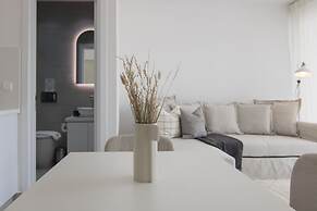 Phaedrus Living Seaside Modern Flat Limnaria 134