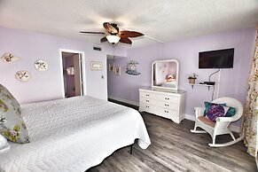 0112 Waters Edge Resort 3 Bedroom Condo by RedAwning