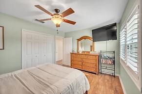 Sandcastles of Marco Island Waterfront Private Pool by RedAwning