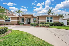 Sandcastles of Marco Island Waterfront Private Pool by RedAwning