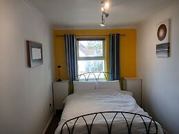 Cosy 1-bed Apartment in Swindon, Private Parking